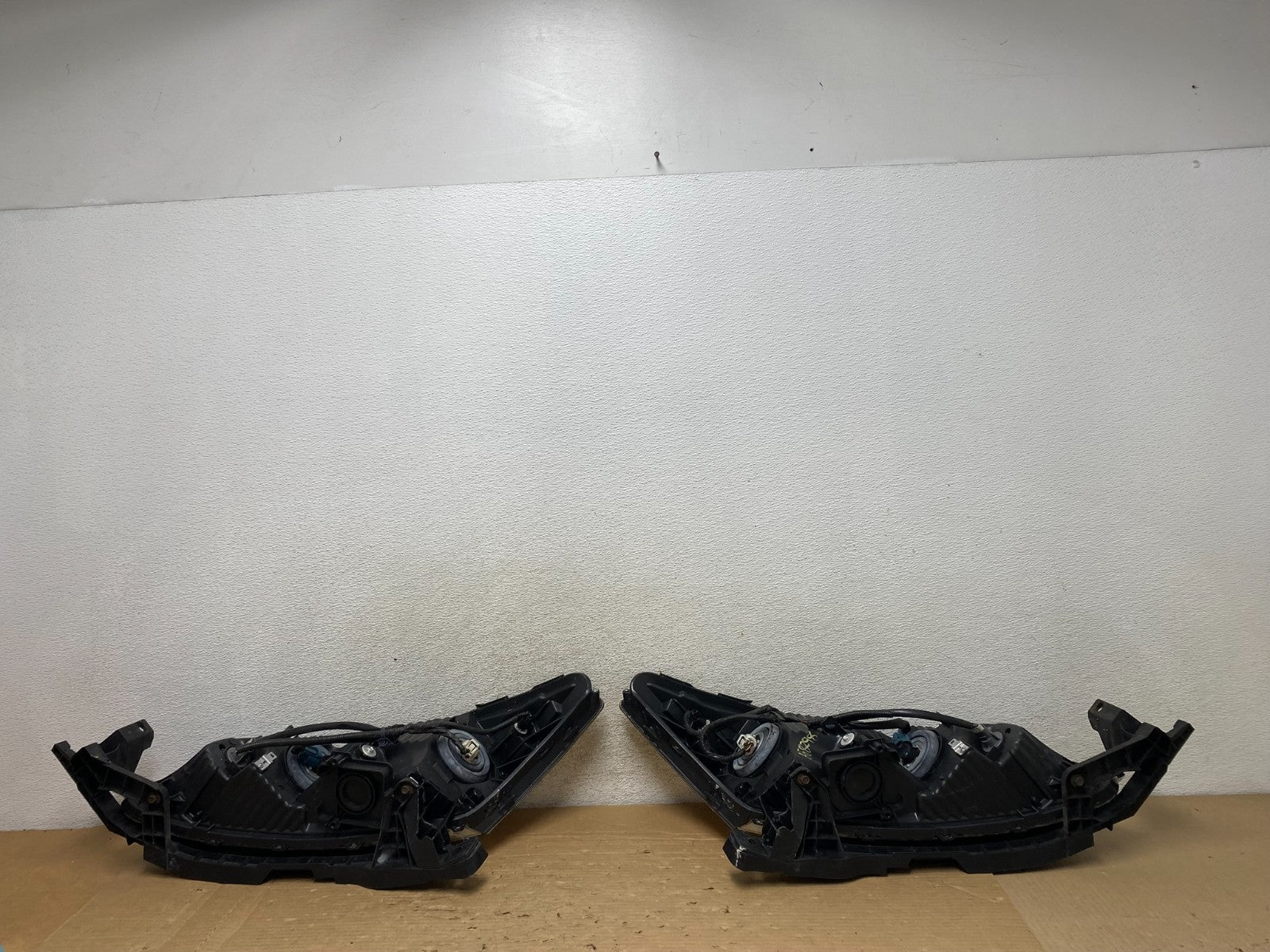 2008 to 2012 Honda Accord Sedan Left+Right Set Halogen Headlights AG8298 DW7