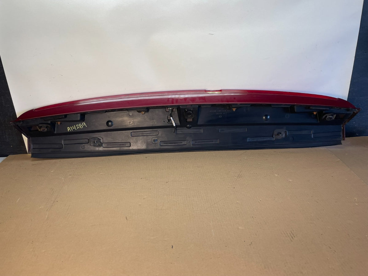 2007 - 2014 Cadillac Escalade Rear Upper Spoiler 3rd Third Brake Light ai4289 DG4