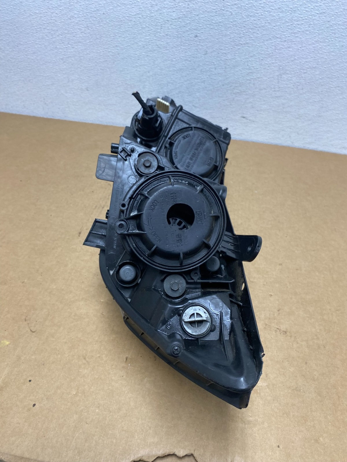 2011-2013 Kia Optima Right Passenger RH Side Headlight Halogen AC1745 DW7