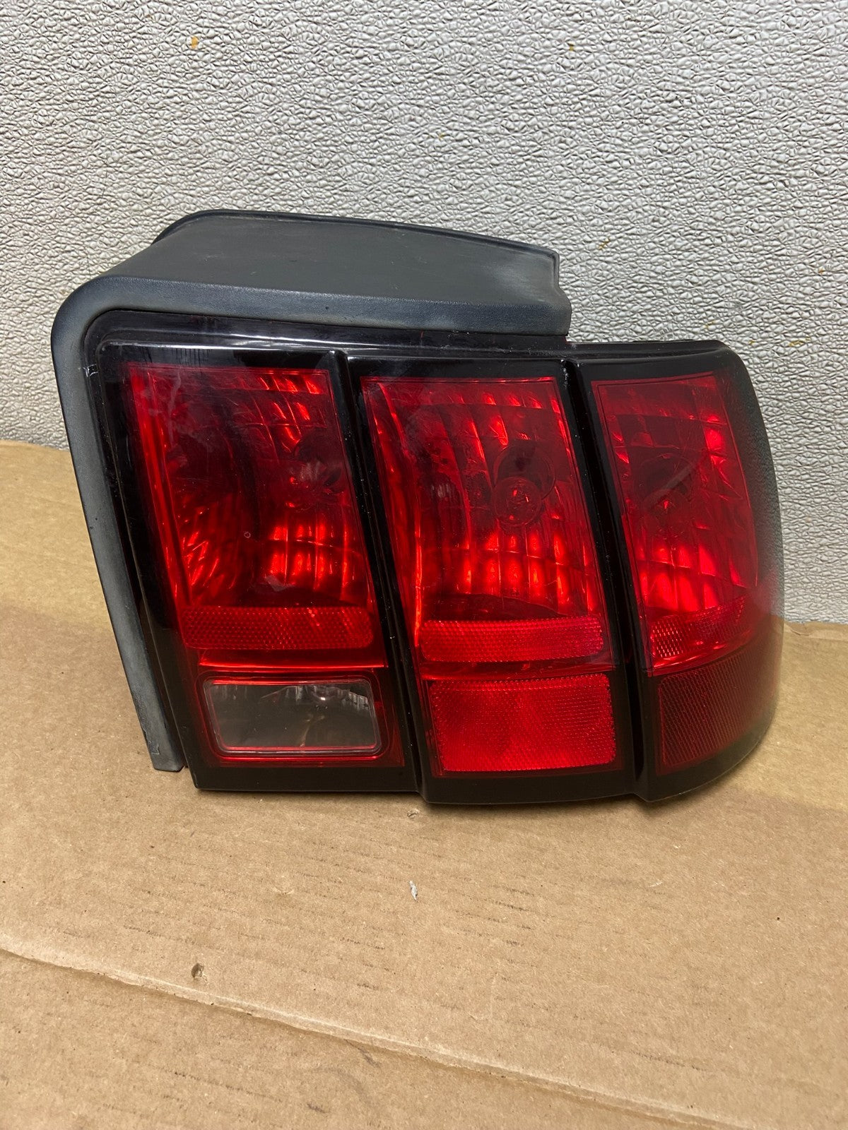 1999-2004 Ford Mustang Right Passenger Rh Side Tail Light OEM AB2586 DW0
