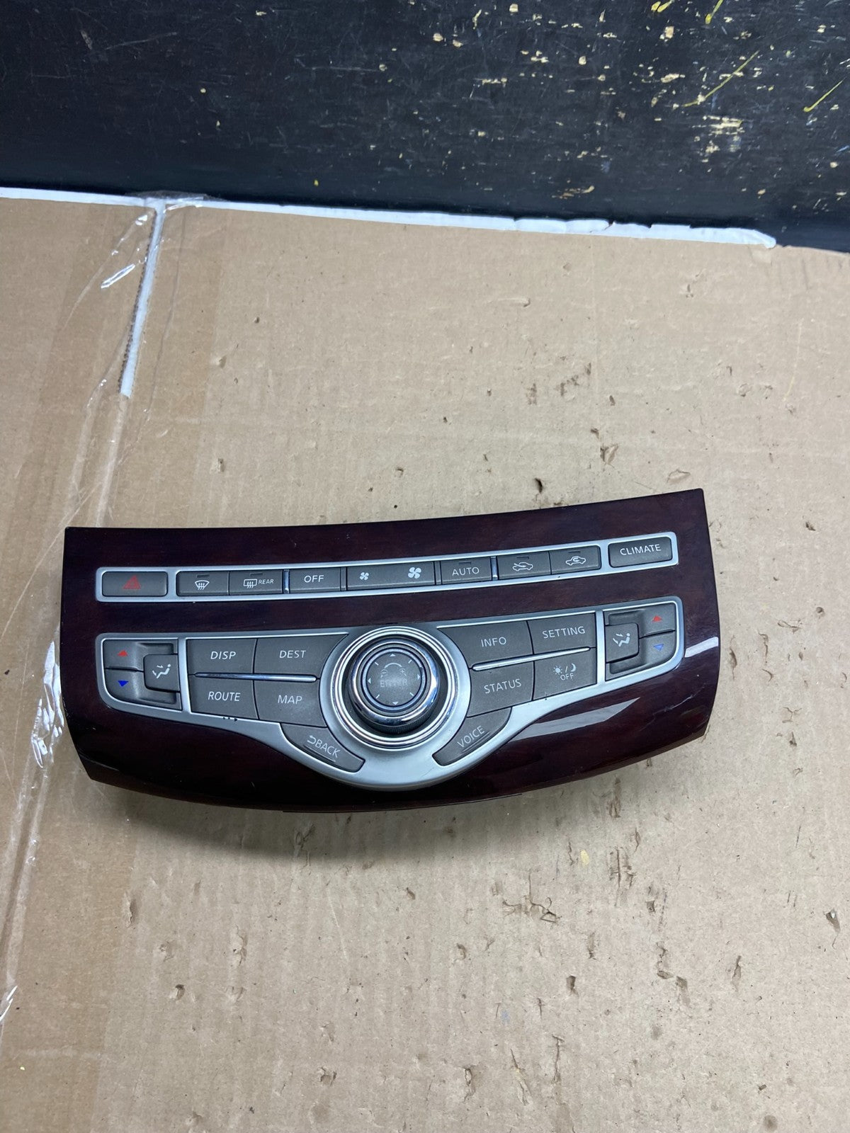 2011 2012 2013  Infiniti M37 Front Temperature Climate Control Panel AB2082DG0