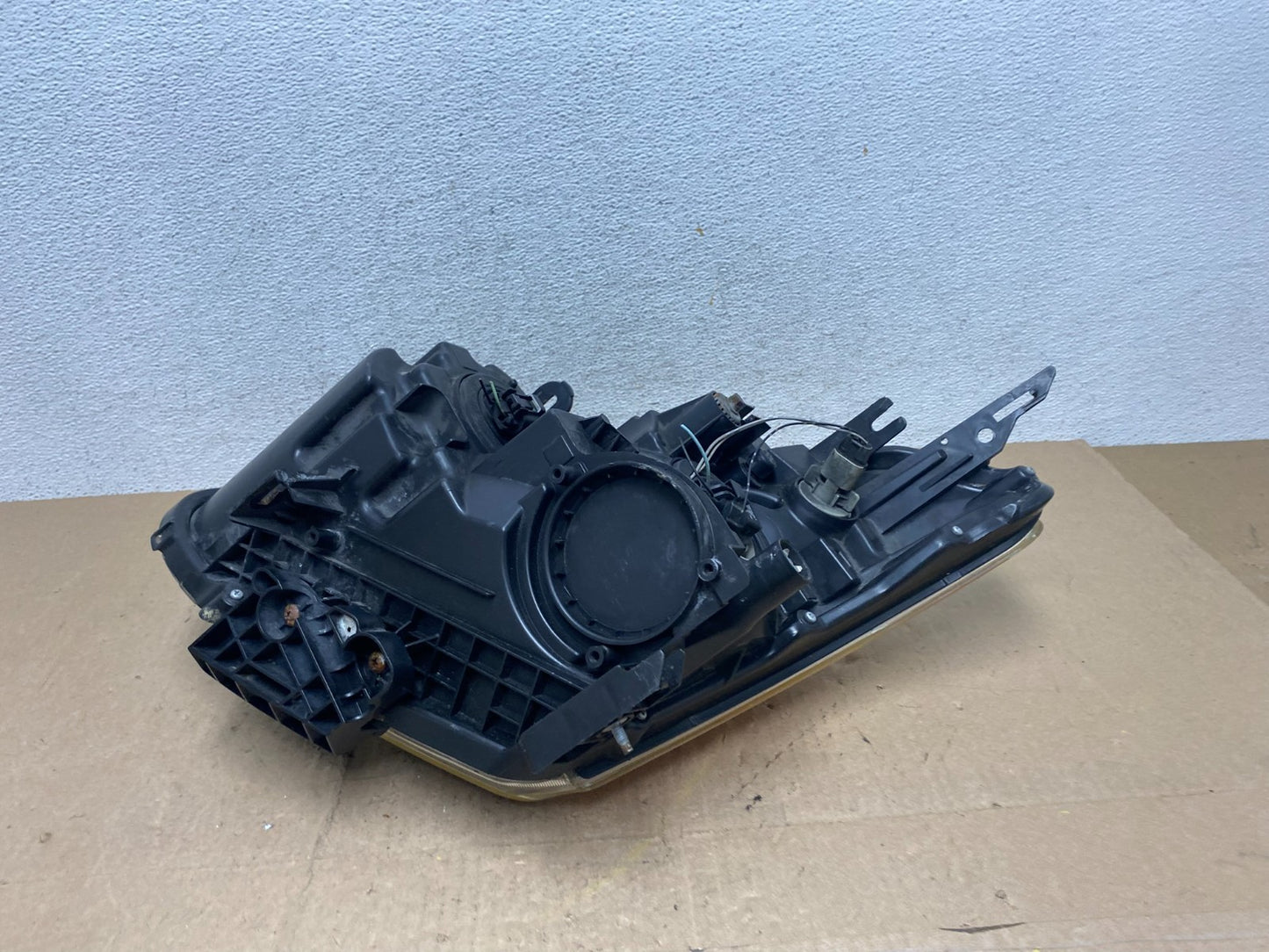 2009-2013 Nissan Rogue Right Passenger Halogen Headlight AE6891 DW6