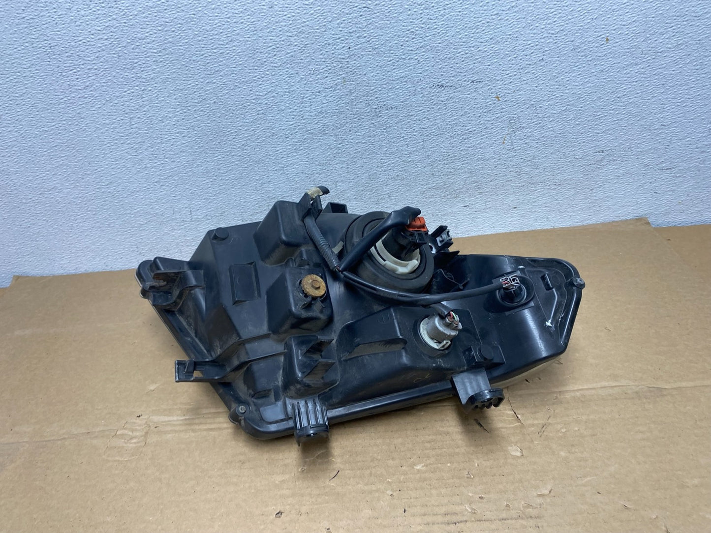 2008 to 2012 Nissan Pathfinder Halogen Headlight Left Driver Lh AD3876 DW4