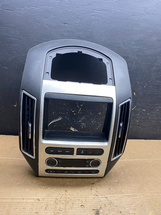 2007 - 2010 Ford Edge Heater Climate Control Radio Control Dash Bezel W9737 DG0