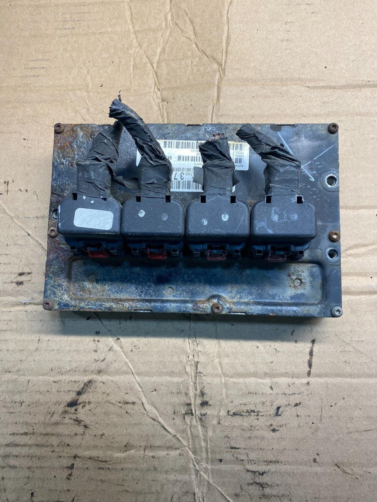 2005 Dodge Caravan 3.8L Engine Computer Module ECU ECM P04727366AD OEM aa5521 DG2