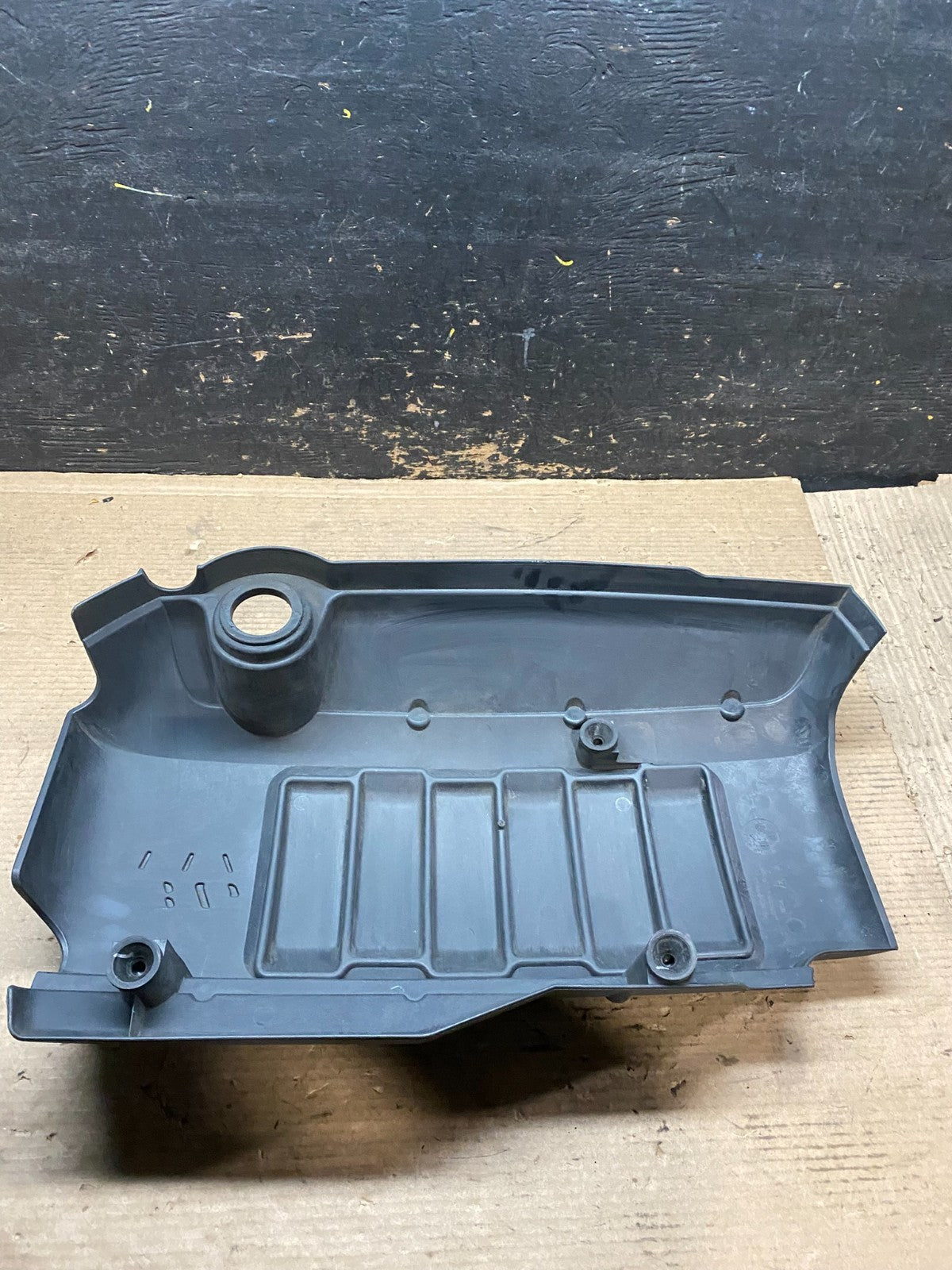 2007 to 2008 GMC Acadia 3.6L VVT Engine Cover Shield OEM V9638 DG4