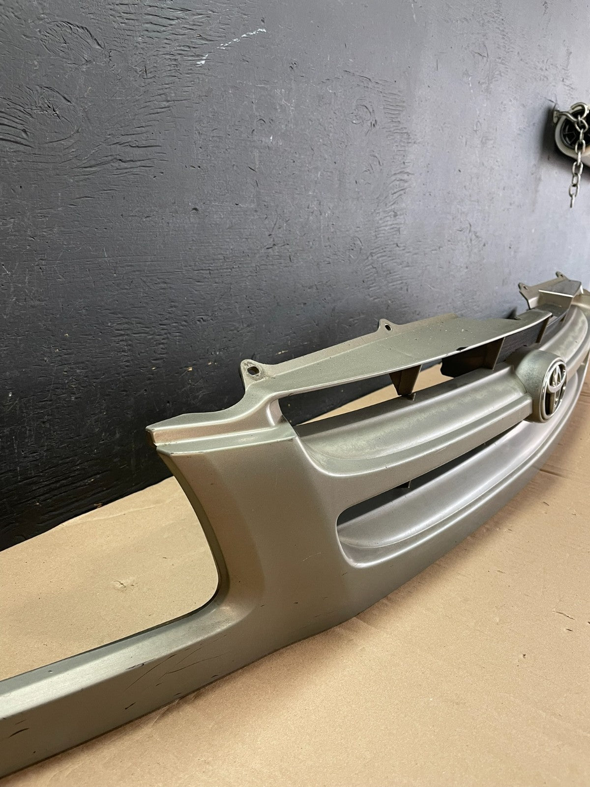1998 1999 2000 Toyota Sienna Front Upper Mesh Grill Grille AD8412 DG5