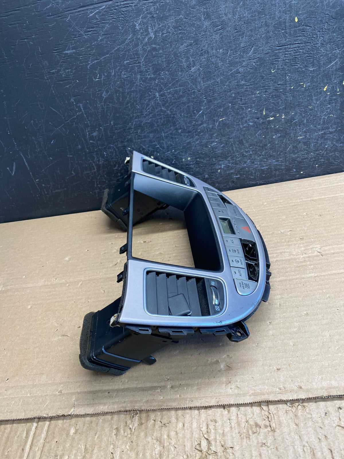 2009 to 2014 Hyundai Genesis A/C Heater Temperature Climate Control OE AG0167 DG1