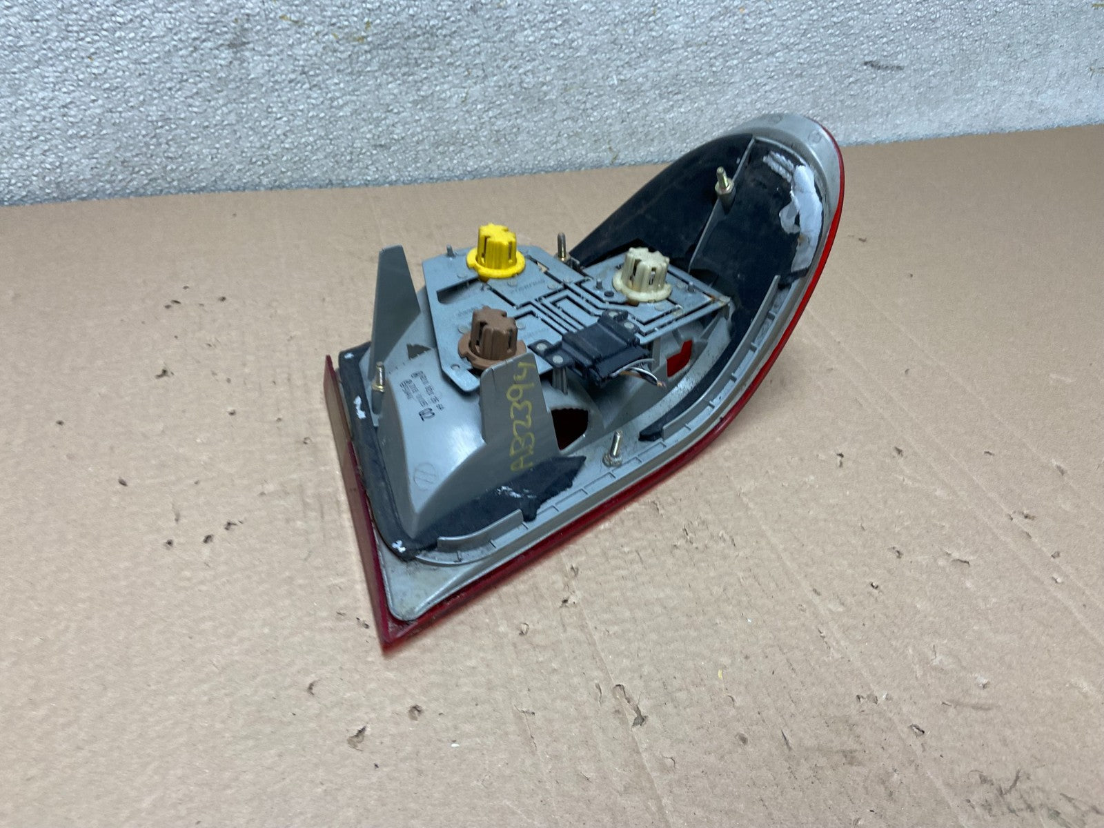 2000-2002 Mercedes-Benz E-Class E430 E320 Left Driver LH Tail Light AB2394 LK7
