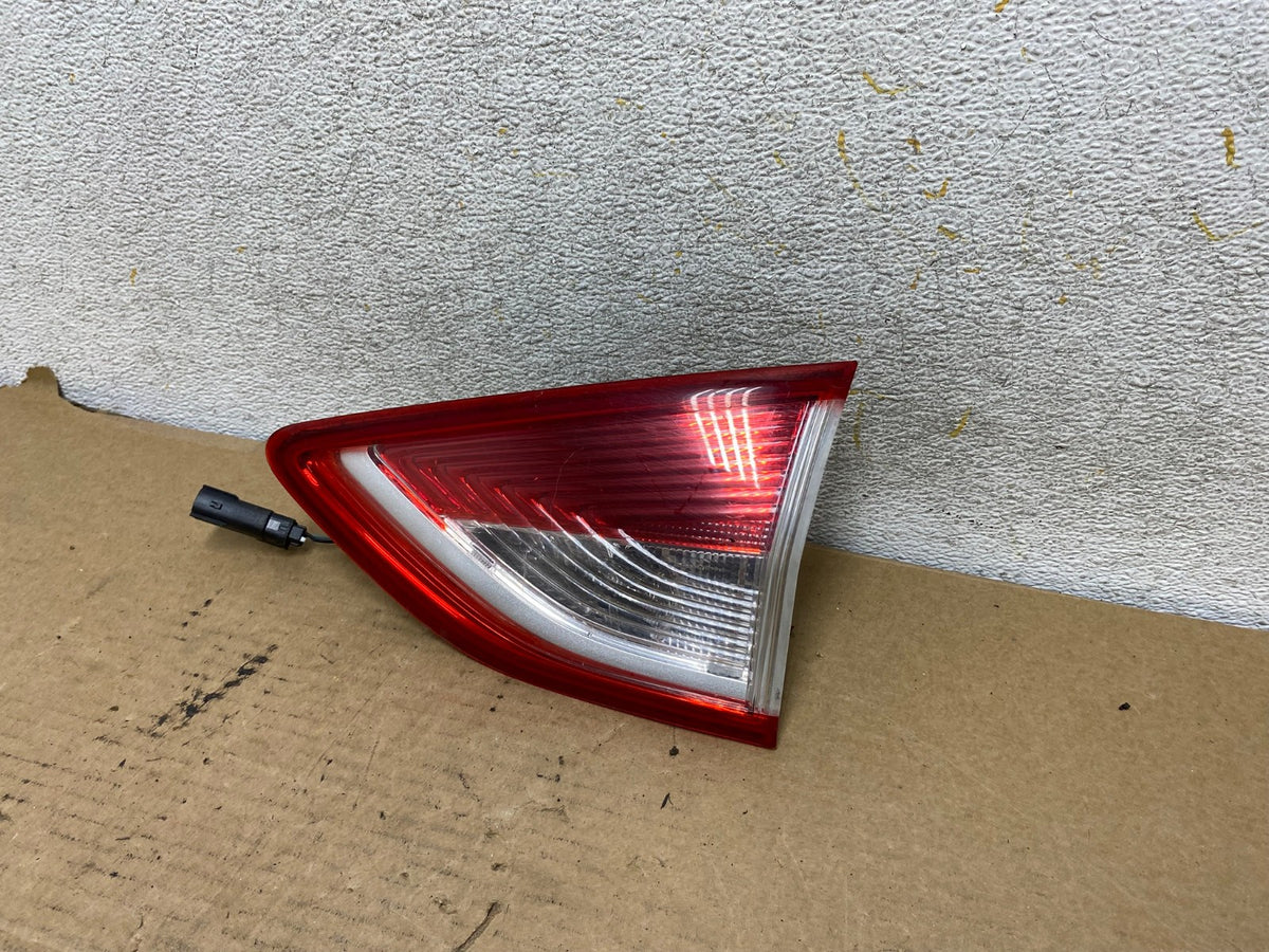 2013 to 2016 Ford Escape Right Passenger RH Side Inner Tail Light AH7959 LK2