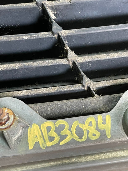 2002 2003 Mitsubishi Lancer Front Upper Radiator Grille Grill OEM AB3084 DG9