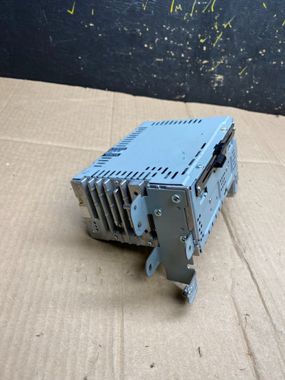 2013 to  2015 Lincoln Mkt Am Fm Cd Player Radio Receiver AA4622 DG1