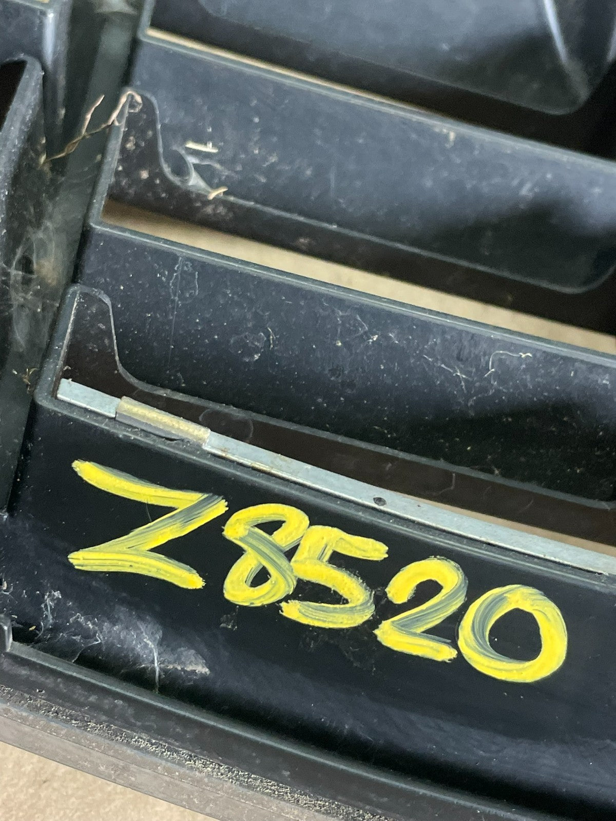 2008 to 2009 Volvo XC70 Front Upper Grill Grille Oem OEM Z8520 DG8