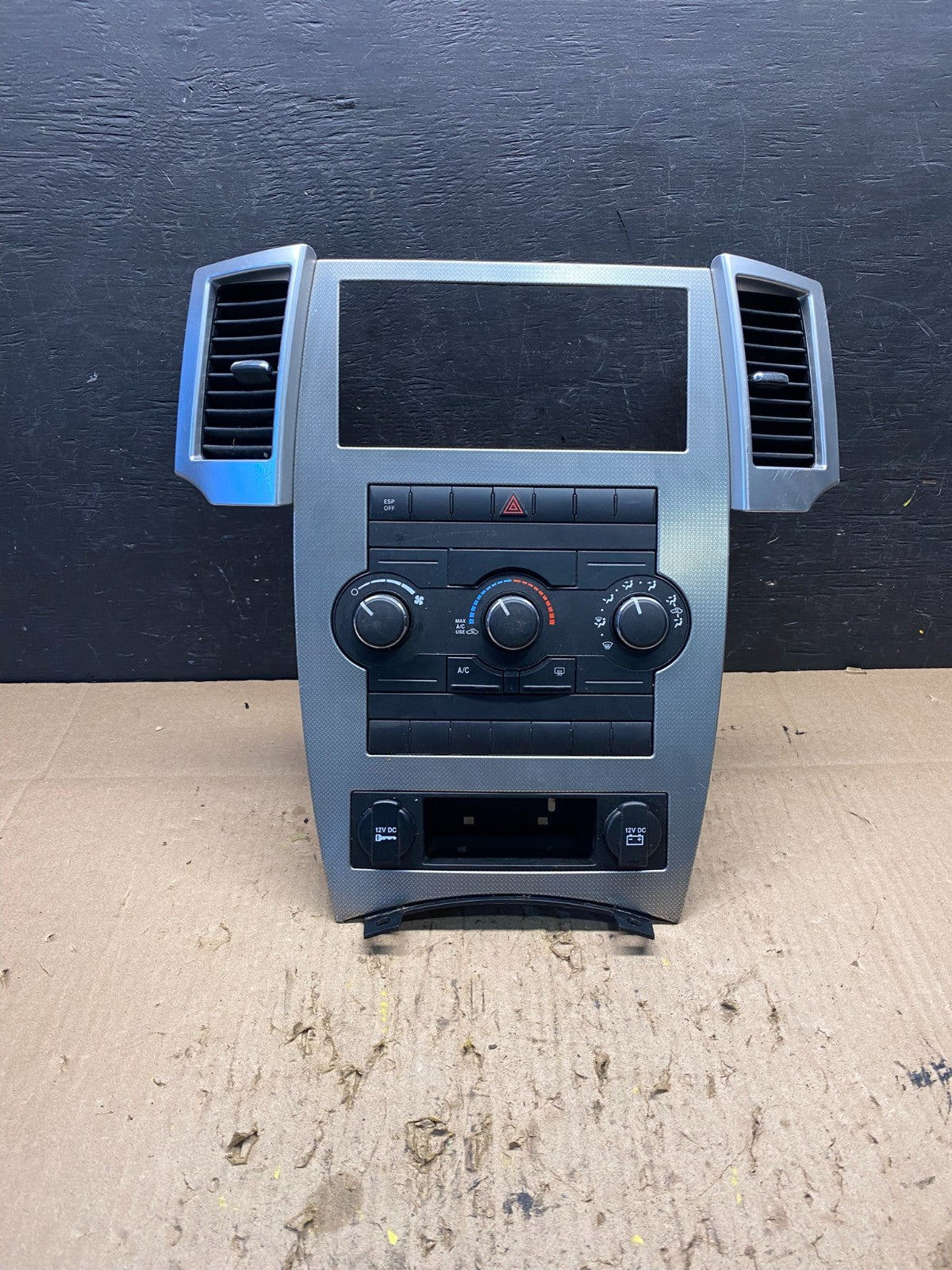 2008 to 2010 Jeep Grand Cherokee Center A/C Heater Climate Control P7894 DG0