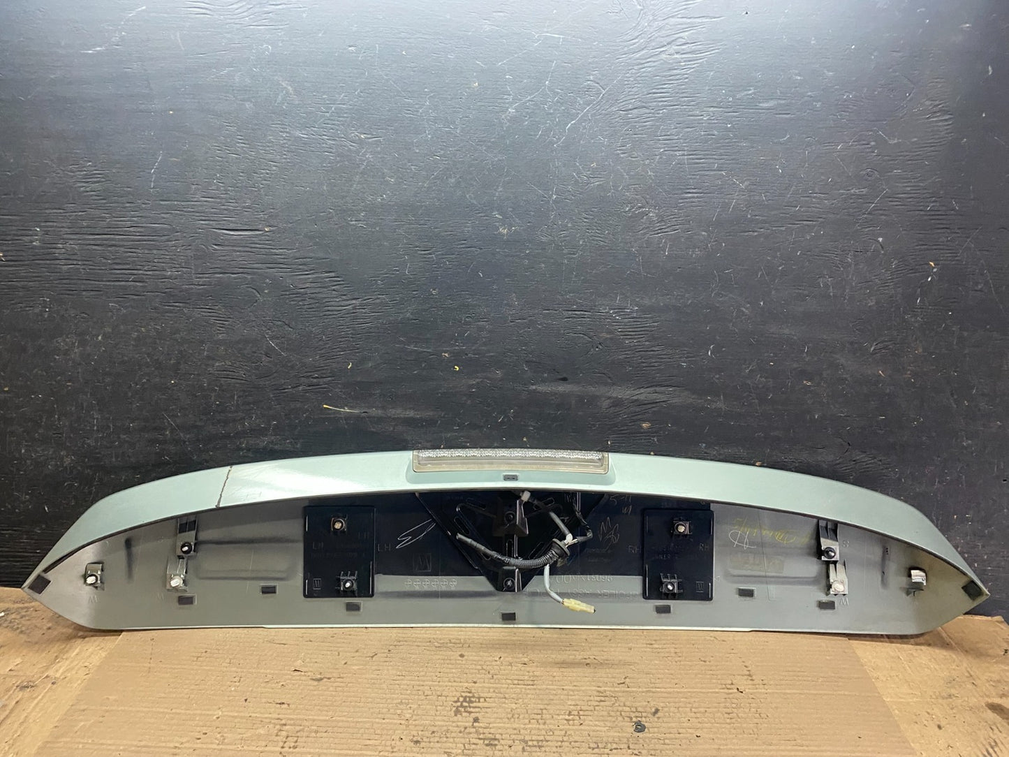 2006 to 2007 Subaru Tribeca B9  Rear Spoiler Wing U8150 DG7