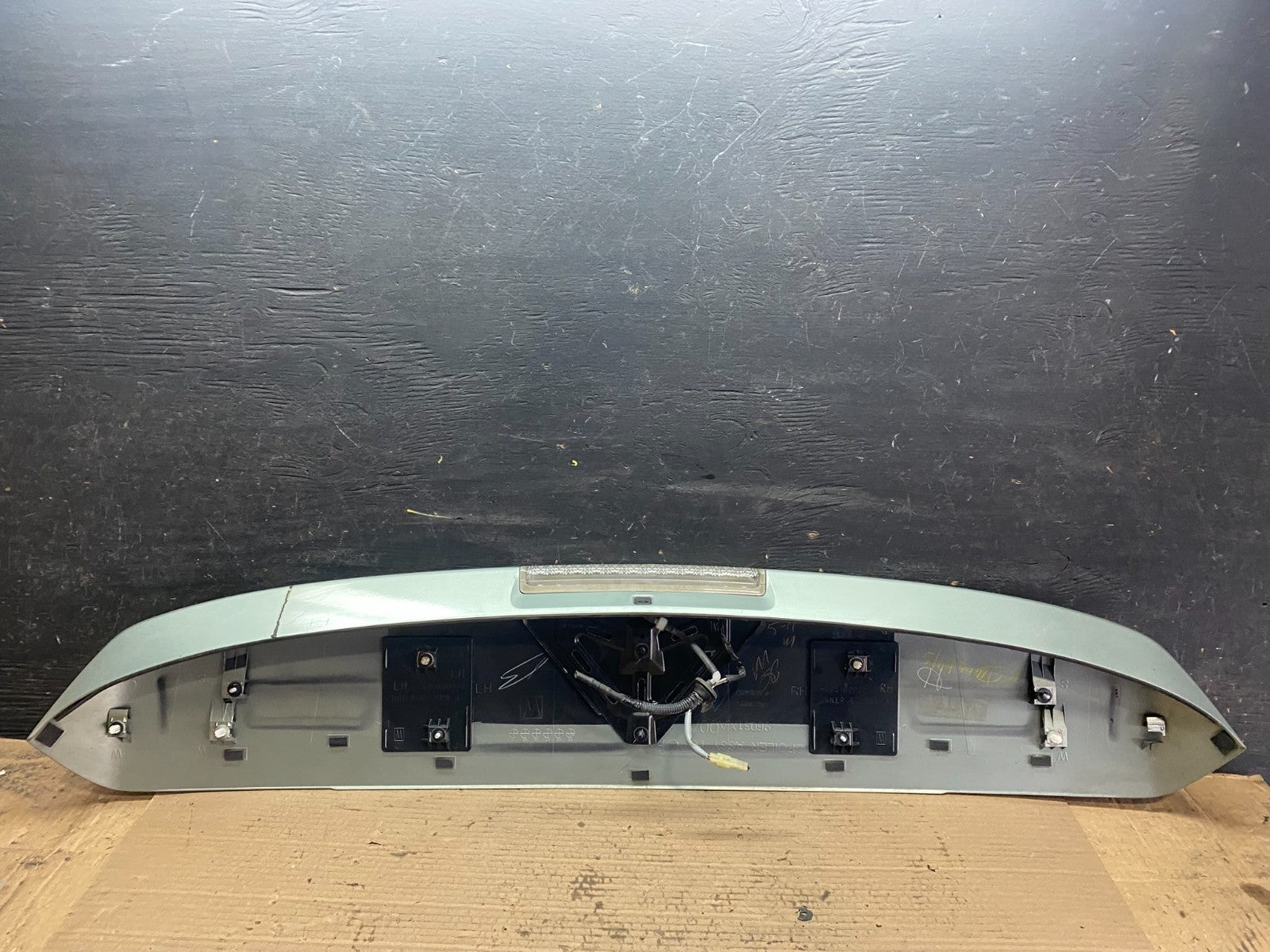 2006 to 2007 Subaru Tribeca B9  Rear Spoiler Wing U8150 DG7