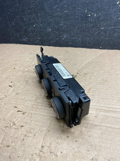 2007 - 2009 Chevrolet Silverado Gmc Sierra A/C Heater Climate Control AF2261 DG2