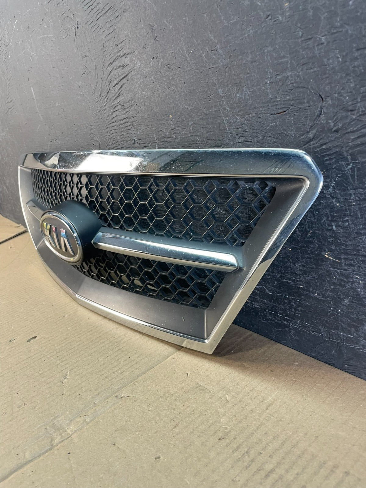 2002 to 2006 Kia Sorento Front Upper Grill Grille ae3709 DG1