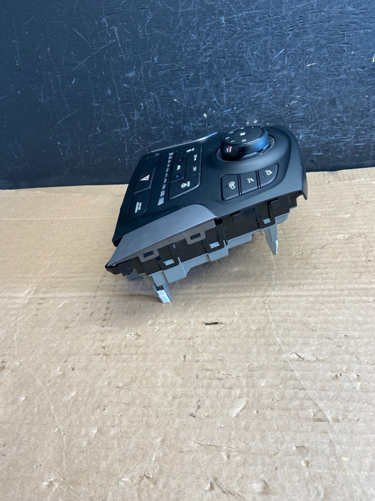 2017 to 2018 Hyundai Santa Fe Automatic Climate AC Heater Control AF2570 DG1