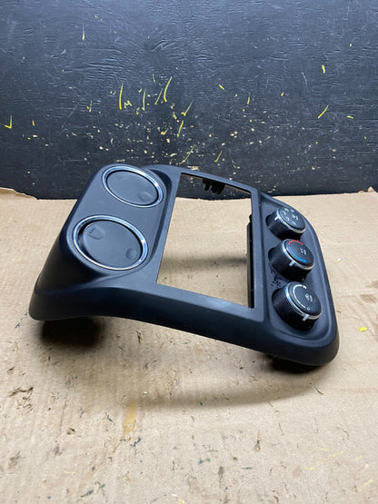2011 to 2017 Jeep Compass Dash Climate Temperature Control Radio Bezel Z1906 DG1