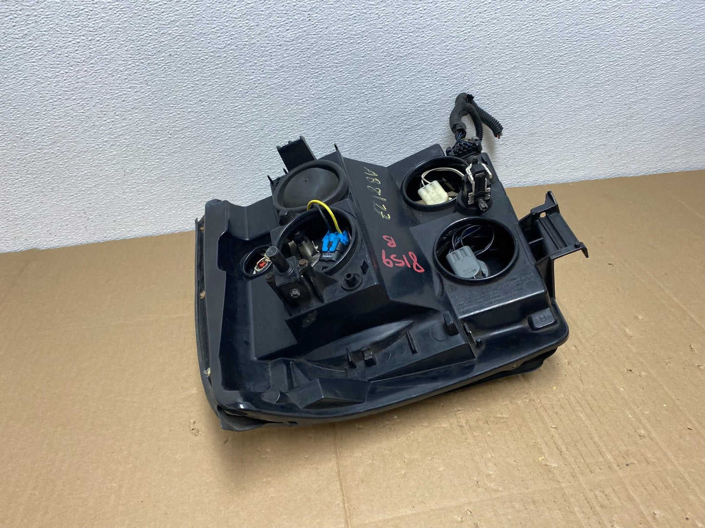 2002-2006 Cadillac Escalade Right Passenger Side Xenon HID Headlight Oem AB81275