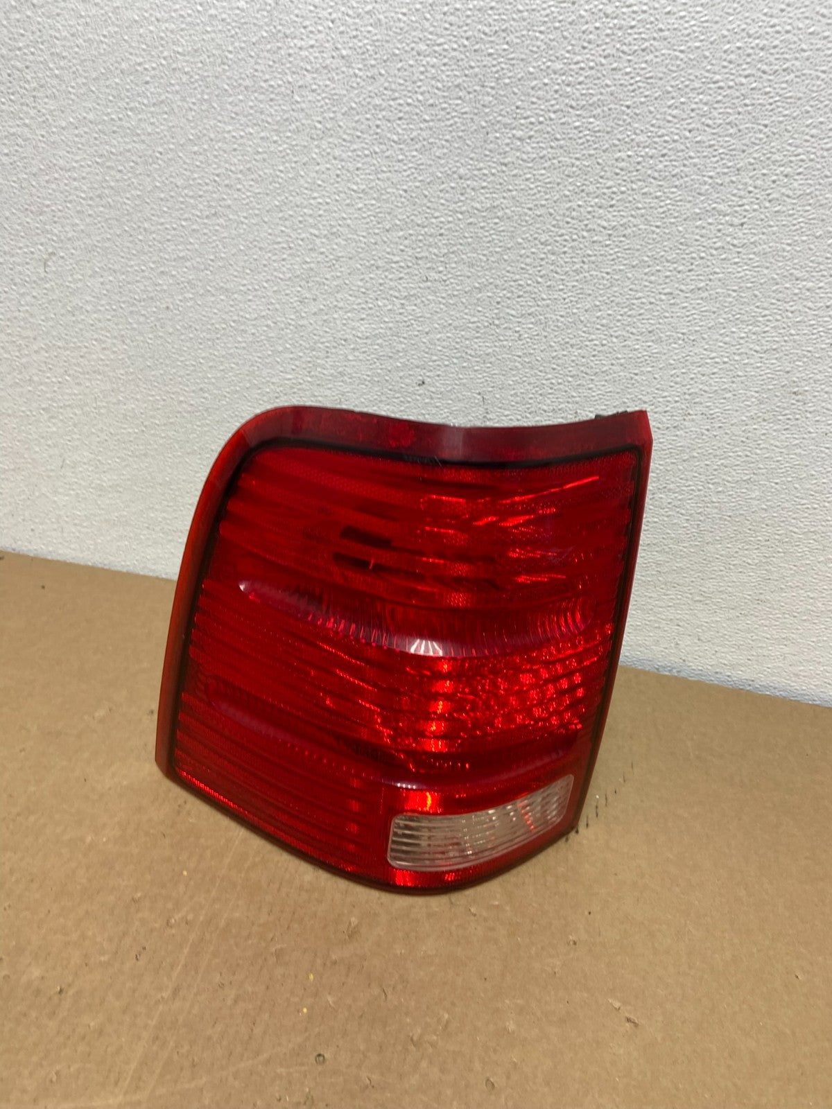2002 to 2005 Ford Explorer Left Driver Lh Side Tail light AD2451 LK0