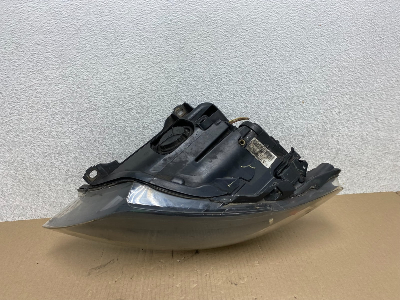 2007- 2009 Audi Q7 Left Driver LH Side Black Halogen Headlight AE7012 DW7