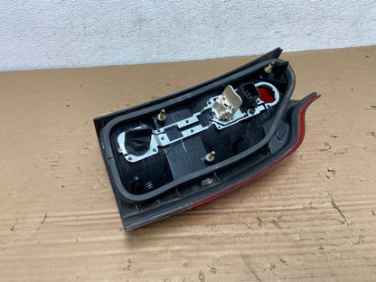 2001 - 2004 Volvo Xc70 V70 Left Driver LH Side Tail Light AD4306 LK5
