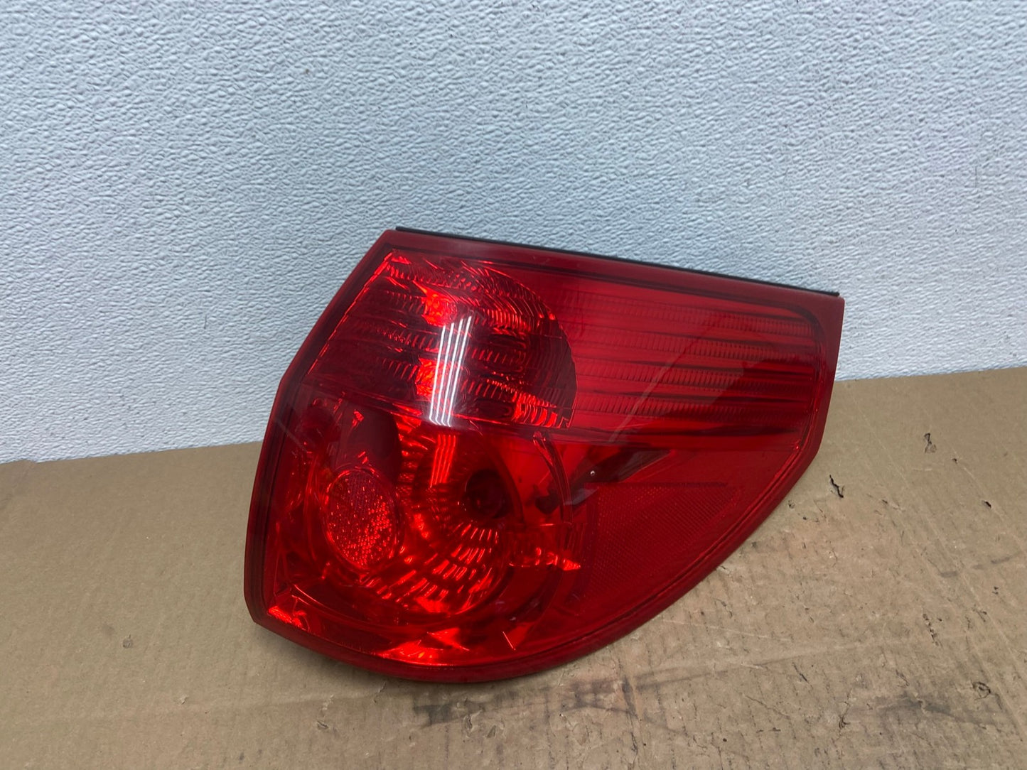 2006 - 2010 Toyota Sienna Right Passenger Side Tail Light AB8335 LK0