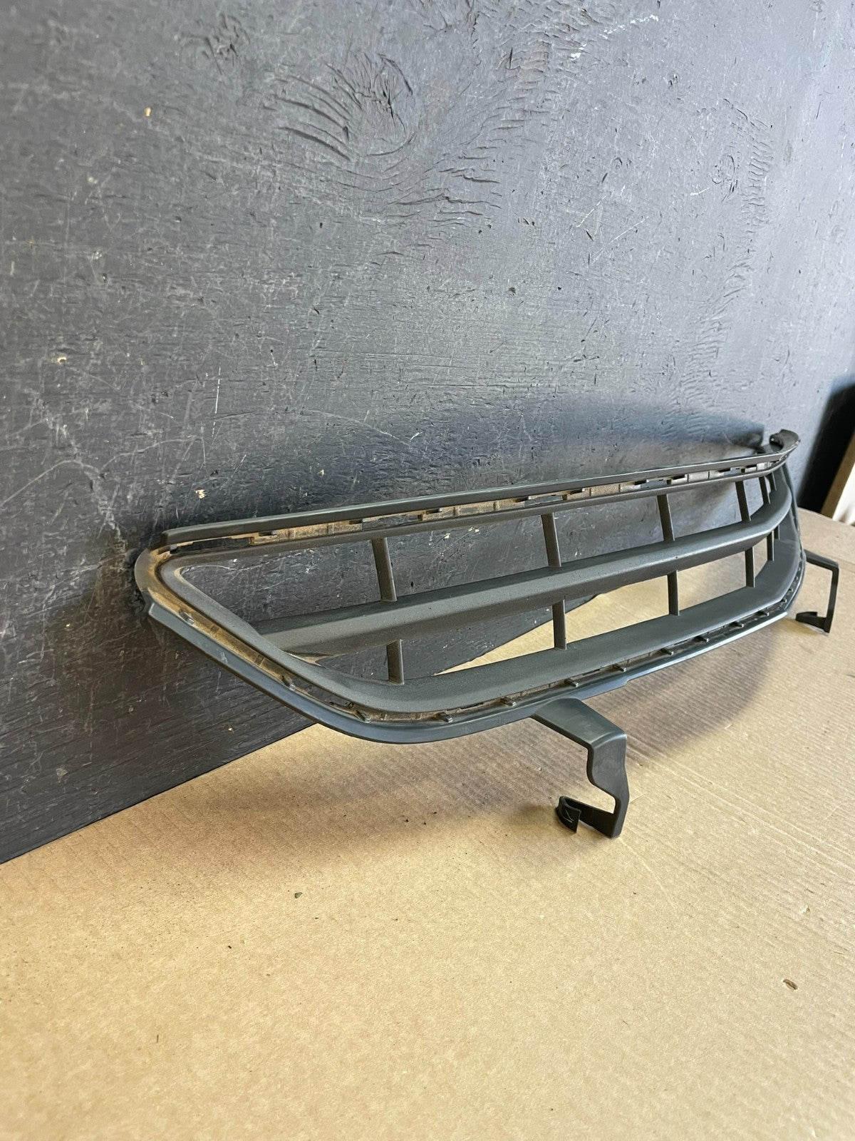 2013 to 2017 Buick Enclave Front Lower Grill Grille AF3675 DG2