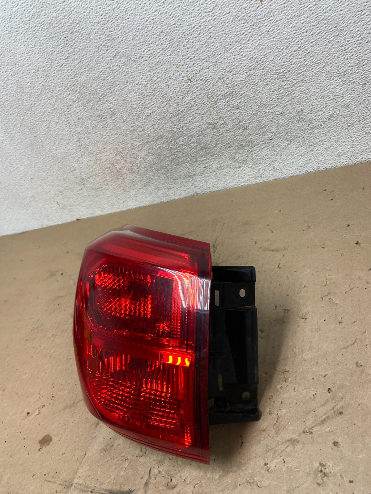 2017 - 2020 Nissan Pathfinder Left Driver LH Tail light AG5340 DW DW1