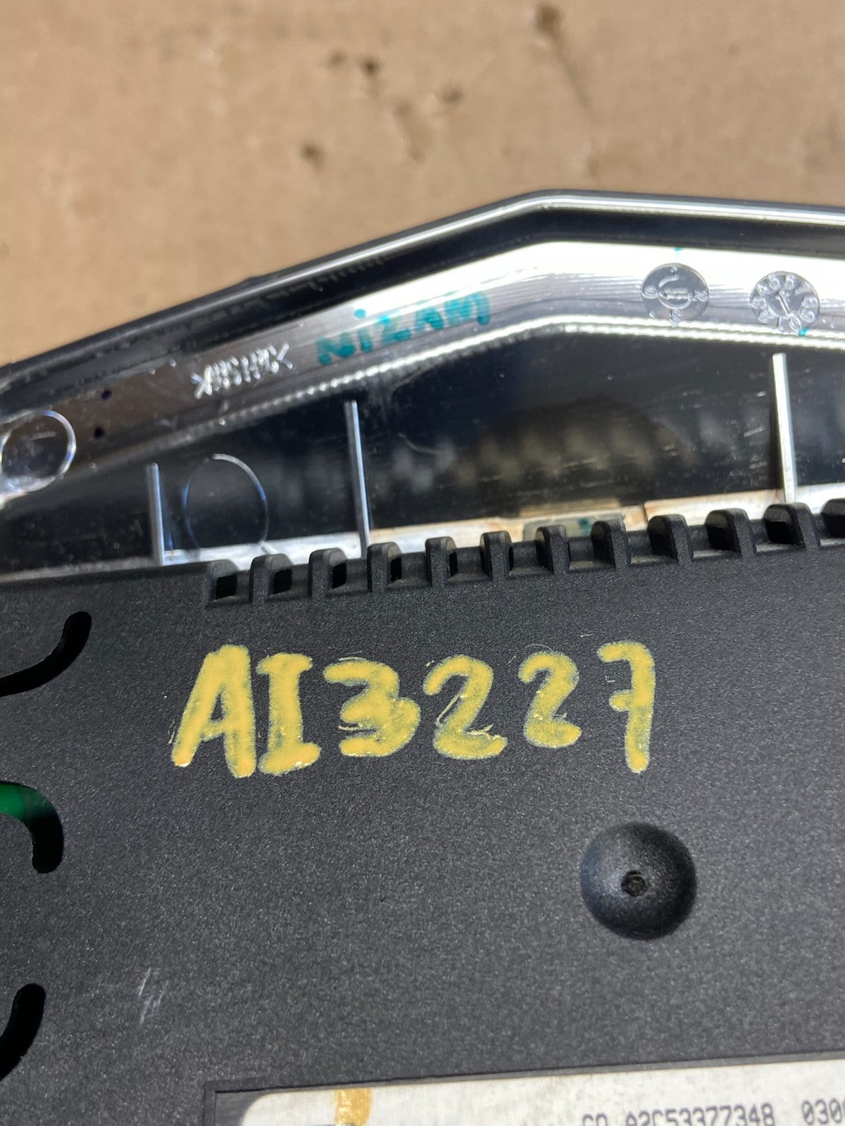 2010-2012 Cadillac SRX A/C Heater Radio Climate Control Panel Bezel OE AI3227 DG5