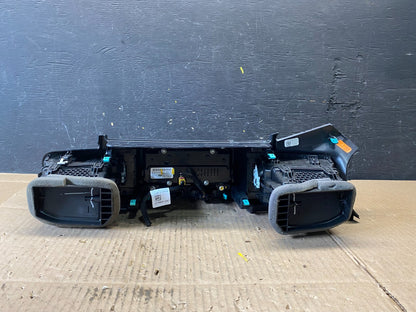 2020 to 2023 Ford Explorer Console Radio Display Screen Air Vents L6815 DG4