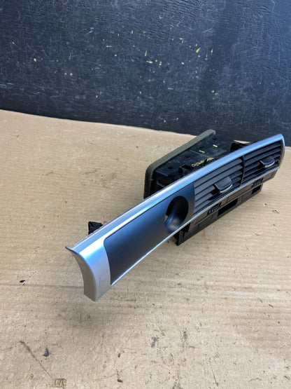 2005 to 2011 Audi A6 Center Dashboard Air Vent AH3823 DG3