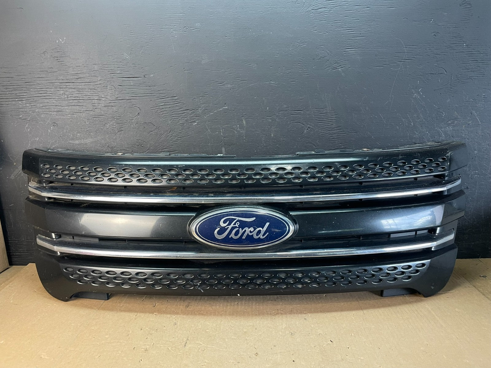 2011 to 2015 Ford Explorer Upper Front Grill Grille AD5795 DG0