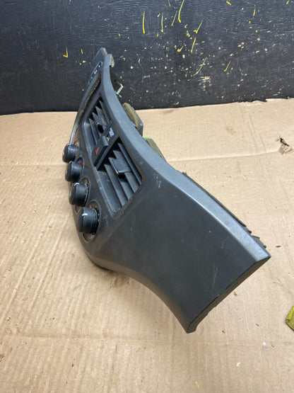 2005 to 2010 Honda Odyssey  Radio Climate Control Dash Trim Bezel Oem Y2363 DG2