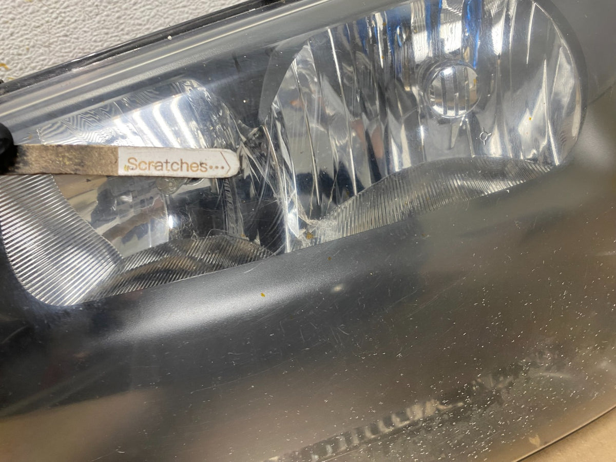 2006 - 2009 Chevrolet Trailblazer Left+Right Headlights Flush Half Bar AH5815 DW5