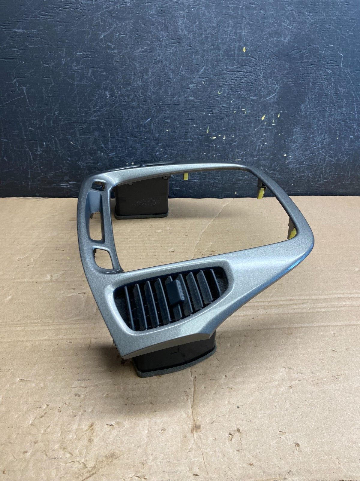 2001-2007 Toyota Highlander Radio Climate Dash Trim Bezel Air Vent af1980 DG2