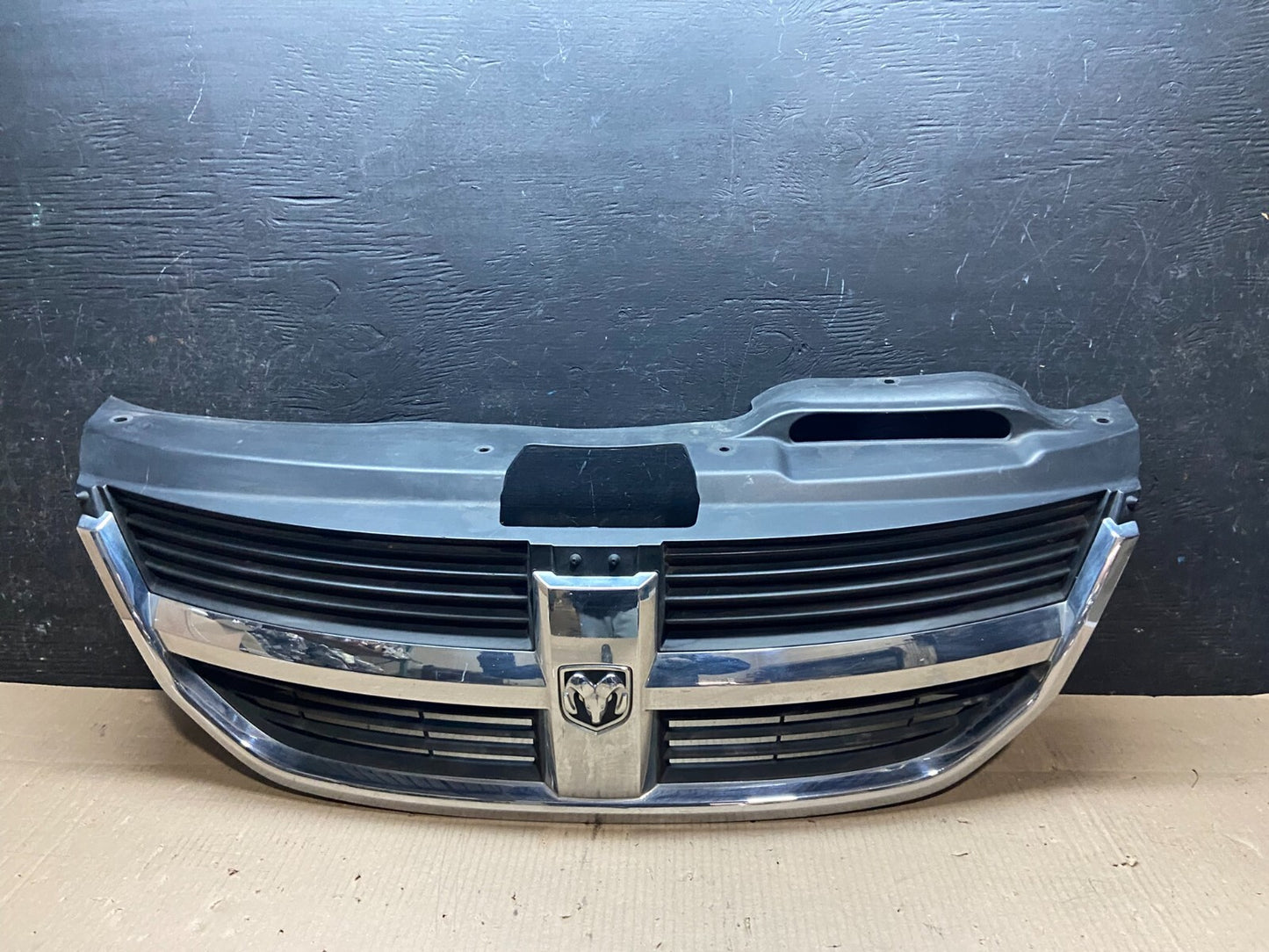 2009 to 2010 Dodge Journey Chrome Front Upper Grill Grille i7597 DG0