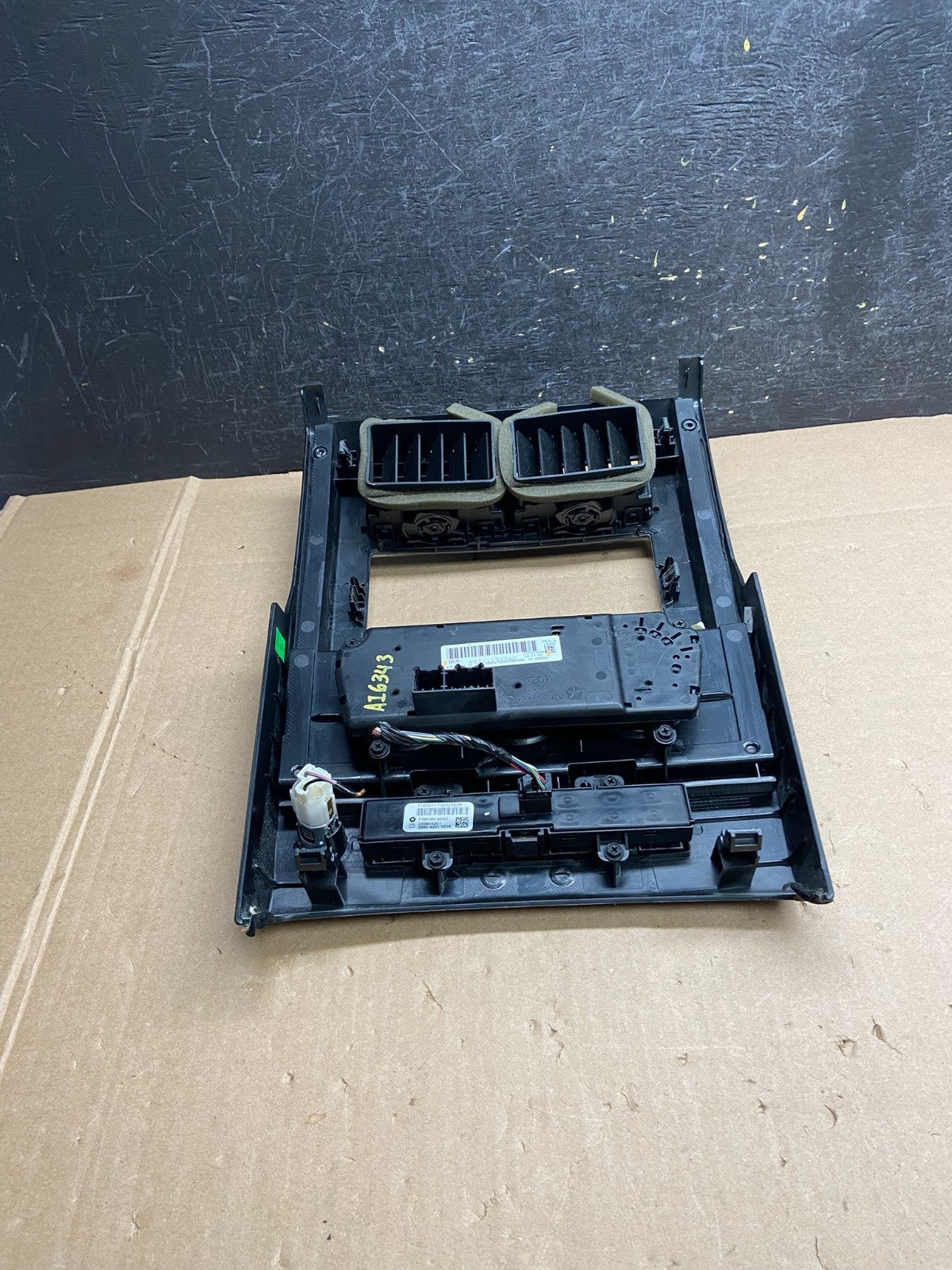 2008-2012 Jeep Liberty Dash Climate Control Radio Bezel W/Heated Seats ai6343 DG3