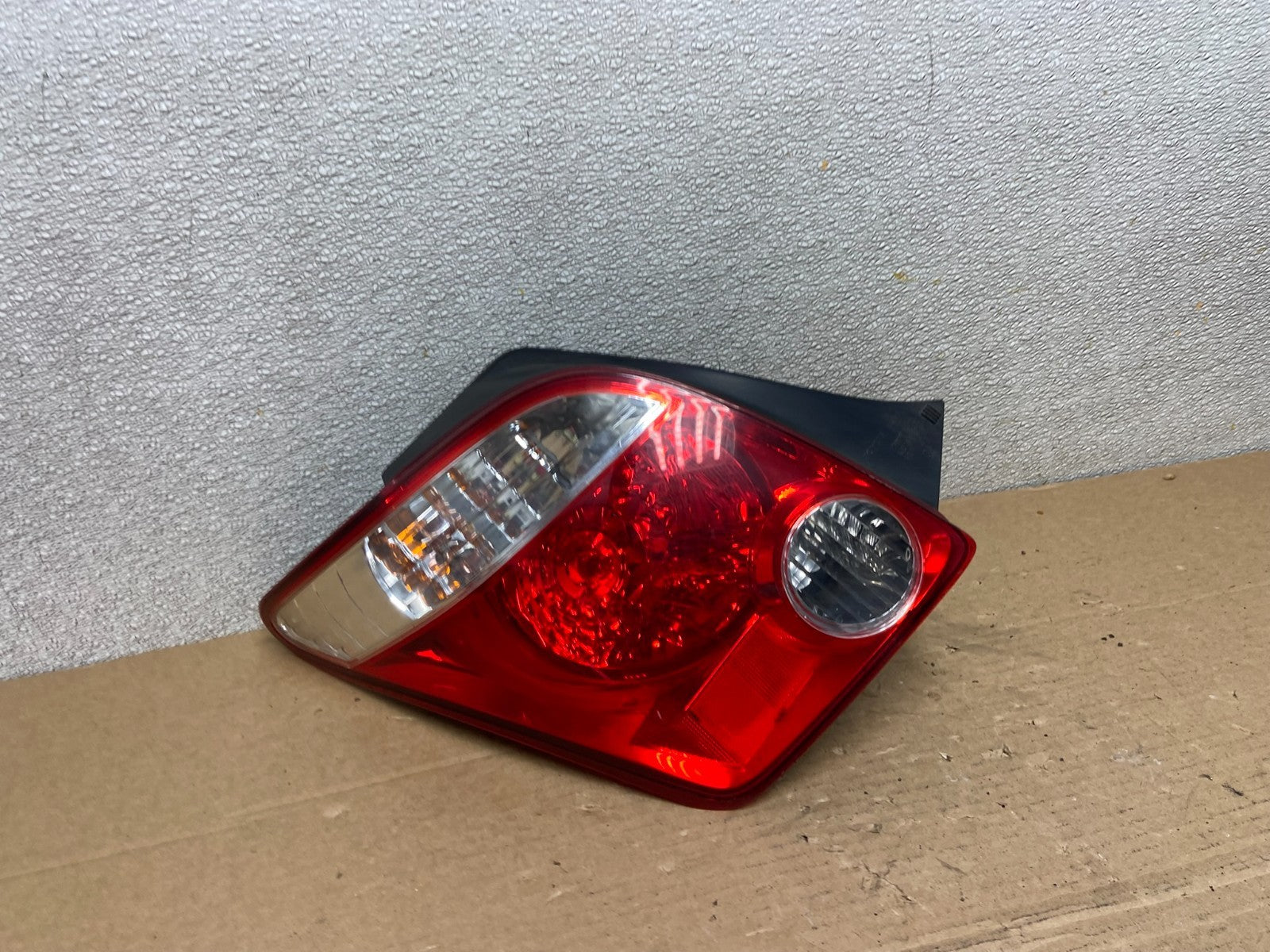 2006 Scion XA Left Driver LH Side Tail Light OEM AB4500 LK2