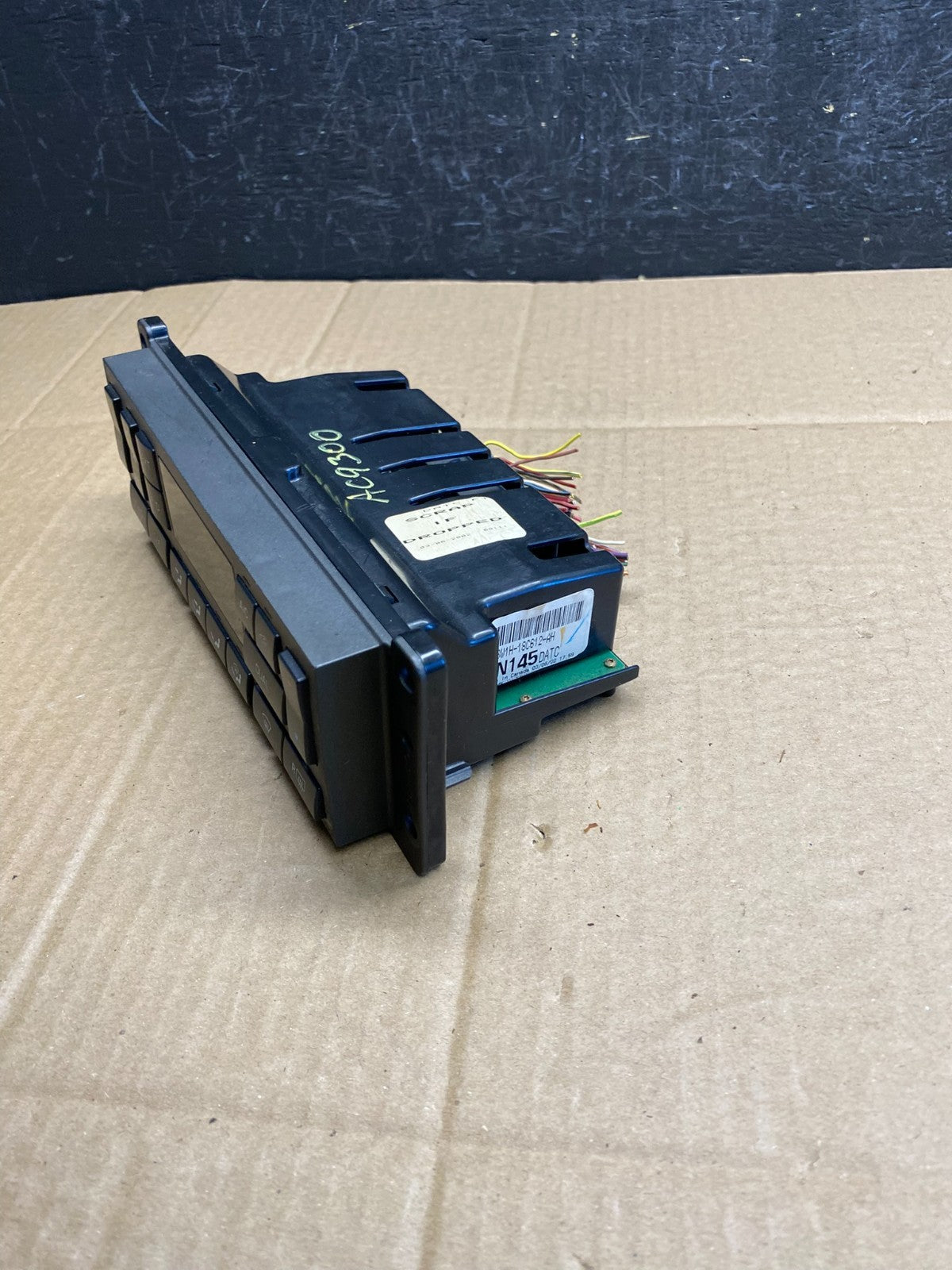 2003 to 2006 Lincoln Town Car Climate Control Panel AC9300 DG2