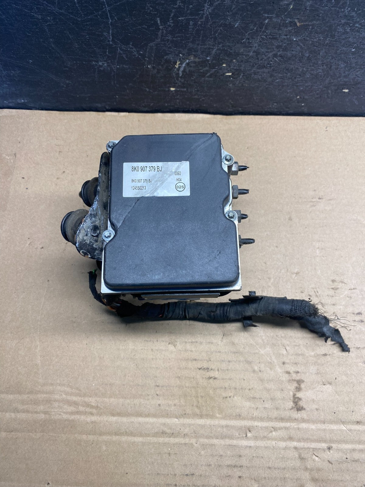 2009 to 2010 Audi A4 A5 ABS Anti-Lock Brake Pump 8k0614517da AE2116 DG0