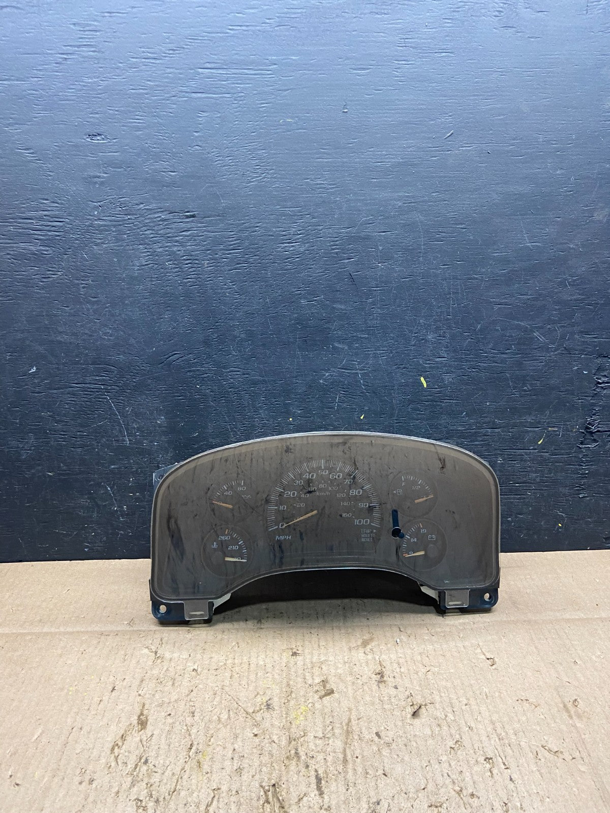 2004 to 2007 Chevrolet Express Speedometer Cluster Gauge Q2034 DG0