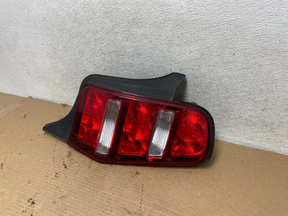 2010-2012 Ford Mustang Right Passenger Rh Side Tail Light AH4267 DW2