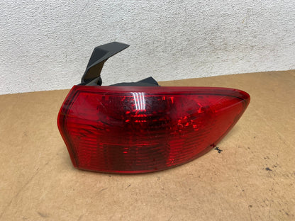 2006-2007 Subaru Tribeca B9 Right Passenger Rh Side Tail Light AE3208 LK0