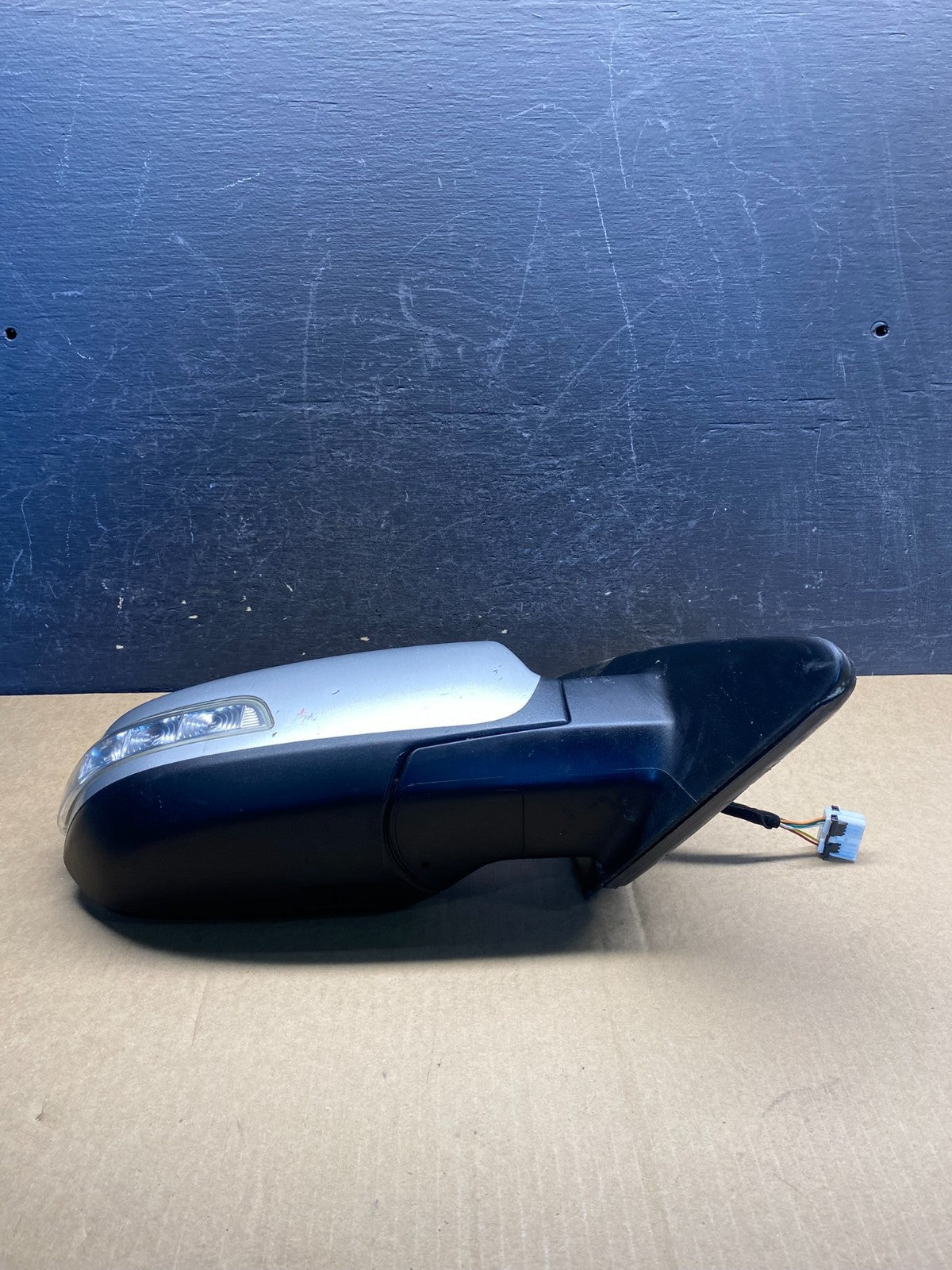 2011 to 2015 Kia Sorento Right Passenger Door Mirror Turn Signal AG7096 DW3