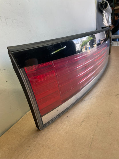 2007 to 2010 Lincoln MKX Center Tail Light Lamp Panel Trim AF8733 DG2