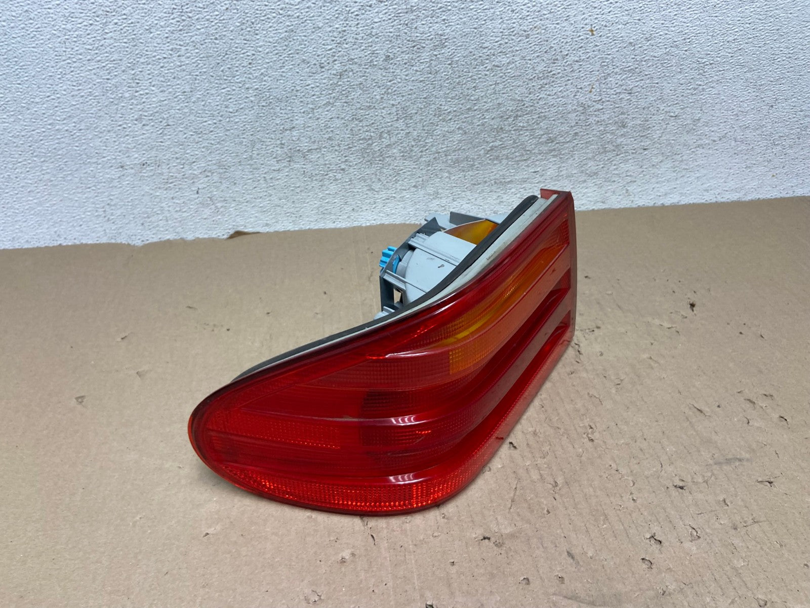 1996 - 1999 Mercedes-Benz E W210 E320 Left Driver Side Tail Light AG6955 LK2