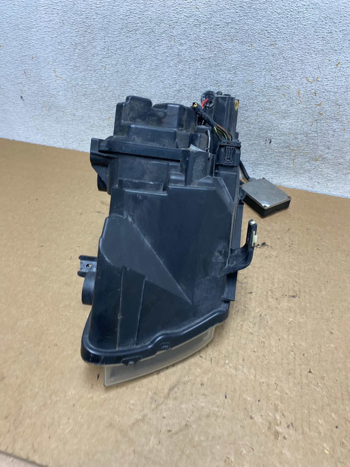 2009-2011 Bmw 3 Series 328i 4/D Sedan Left Driver Headlight Halogen AI3592 DW9